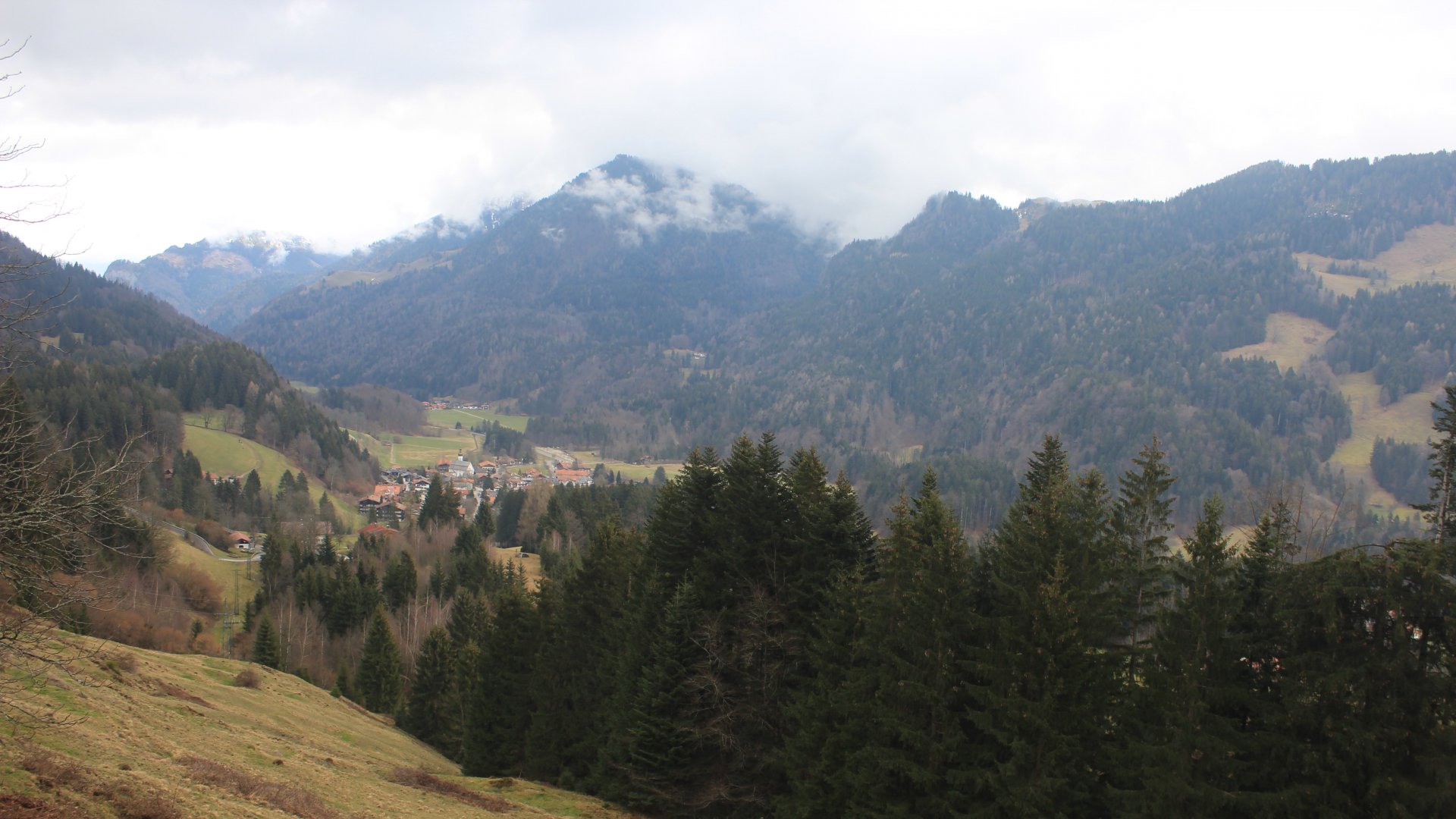 Niederndorferberg-Blick nach Nordosten über Sachrang