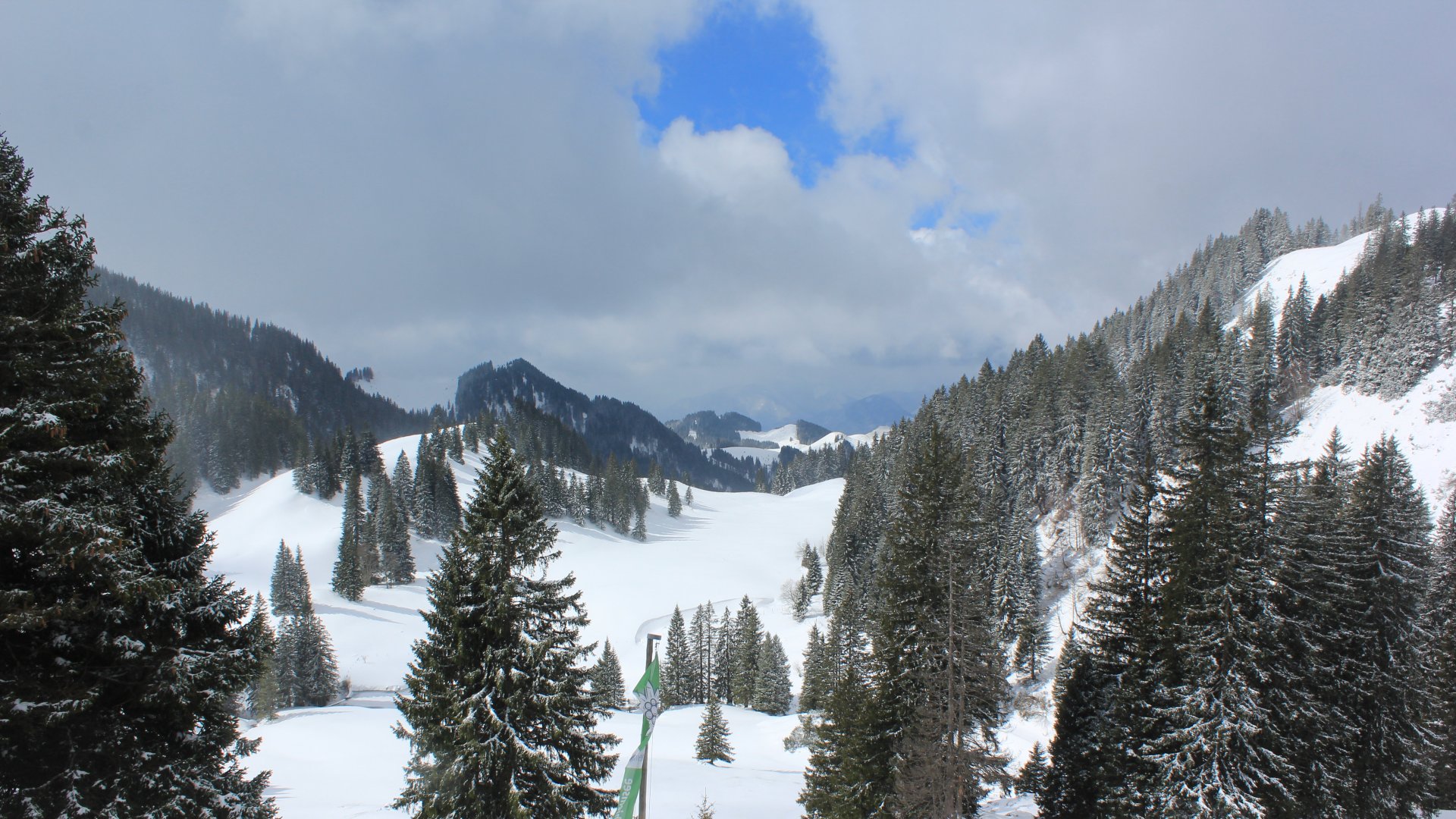 Priener Hütte-Blick nach Südwesten zum Alpenhauptkamm