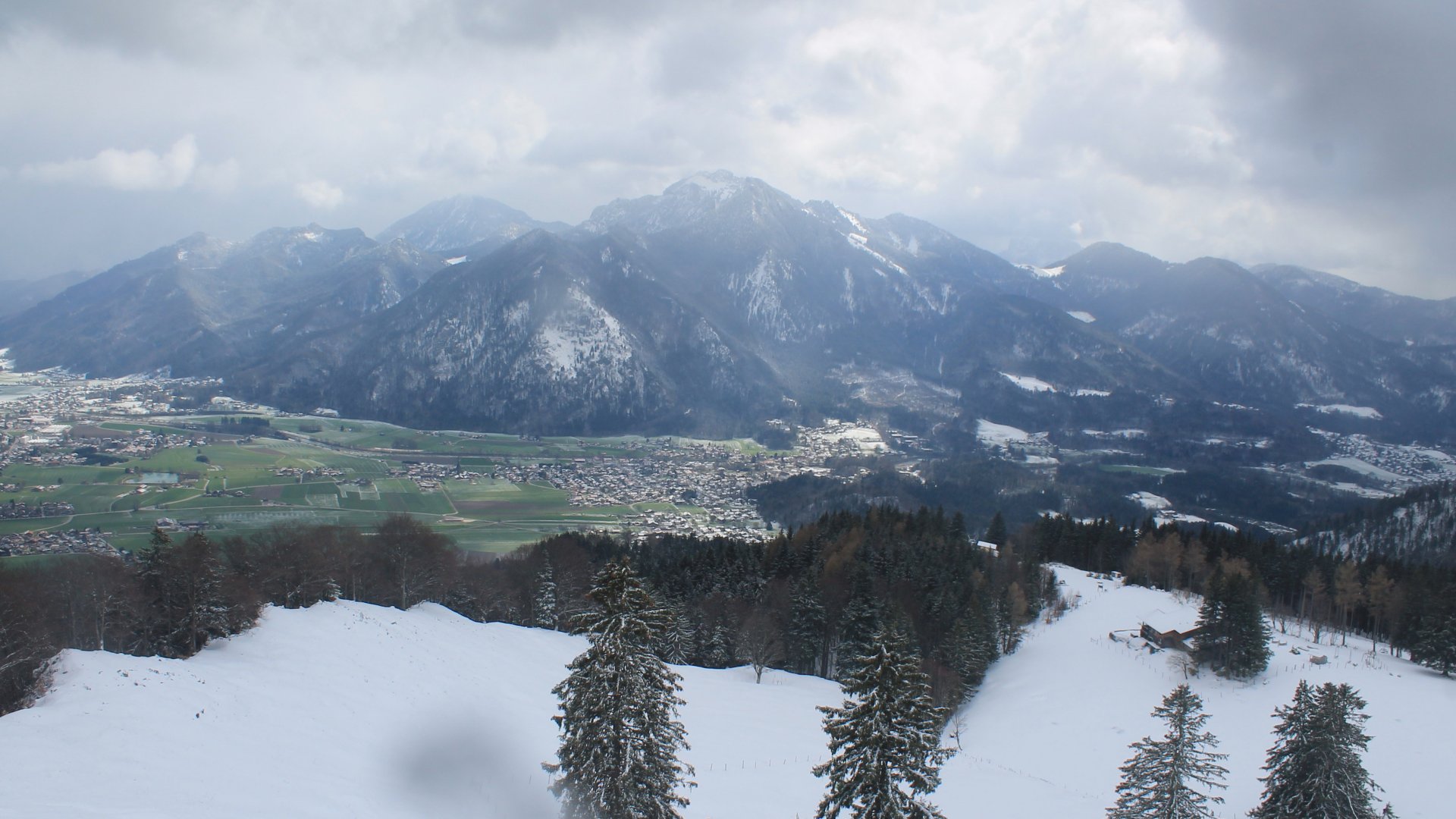 Staffn-Blick über Staffn-Alm über Achental mit Hochgern