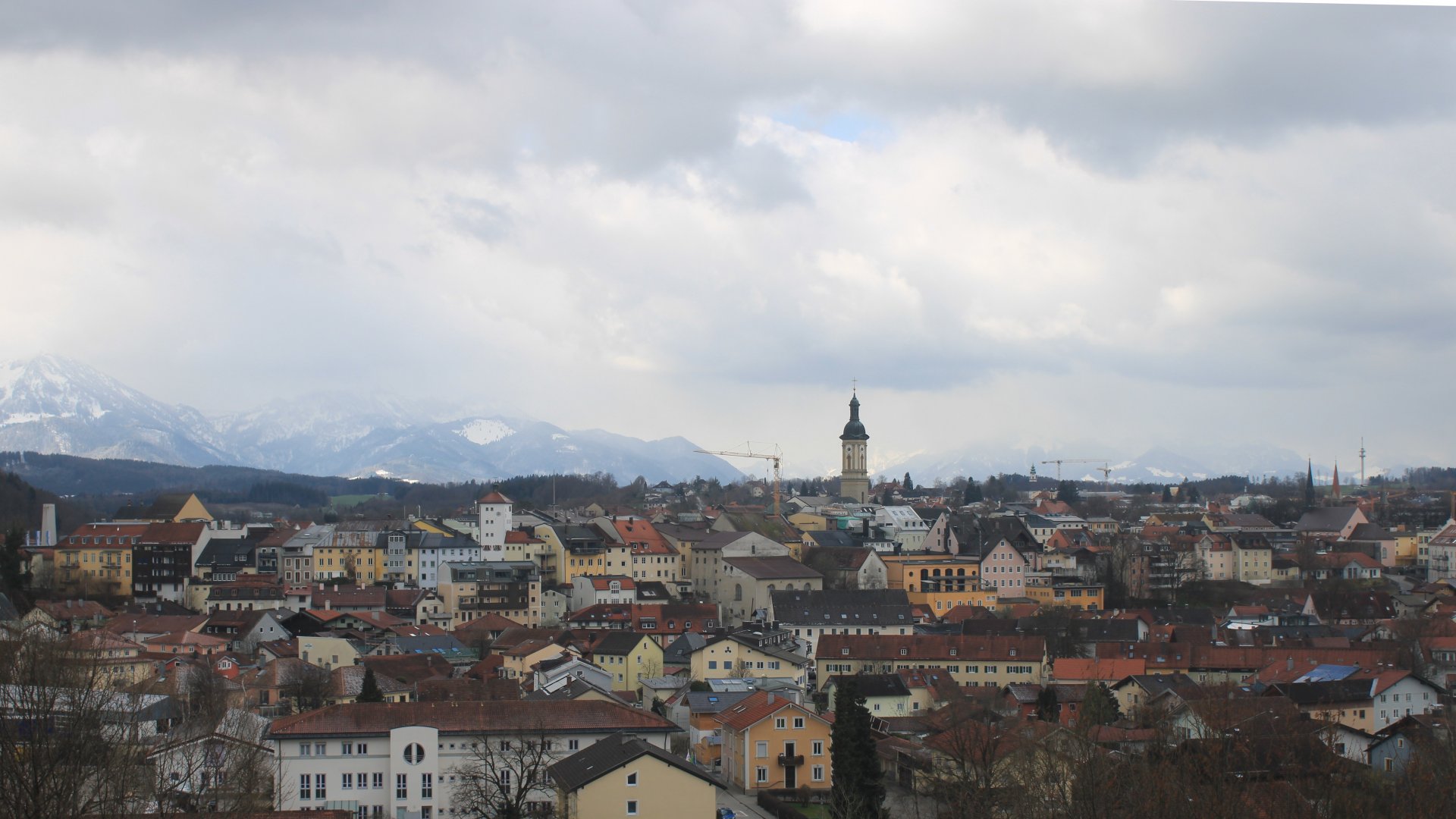 Stadt Traunstein-Blick nach Süden in die Chiemgauer Alpen
